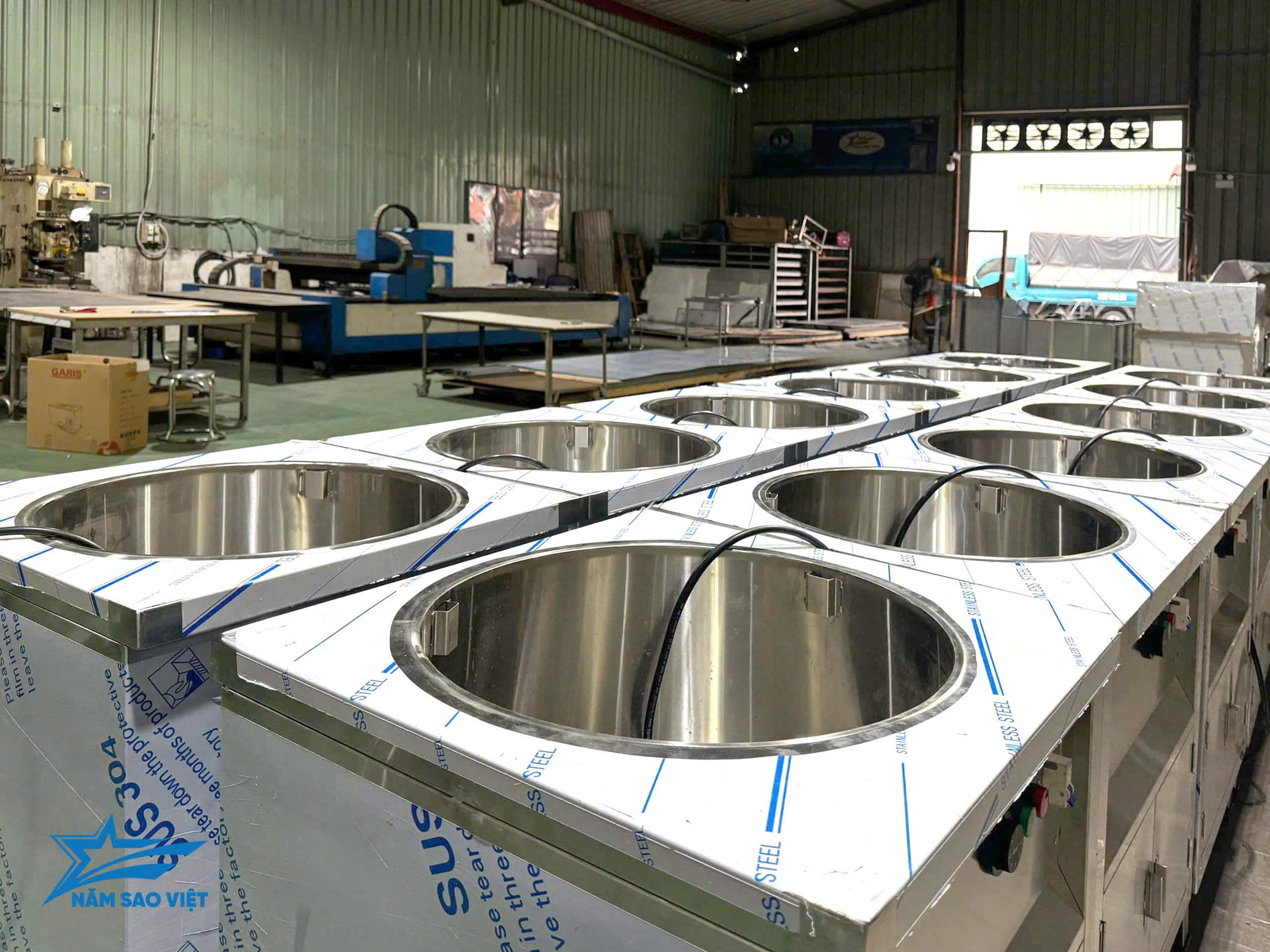 BÀN GIỮ NÓNG THỨC ĂN